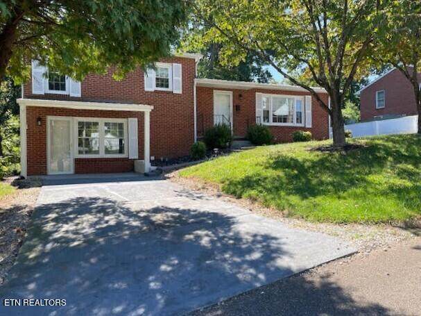 460 Ash St - Photo 1