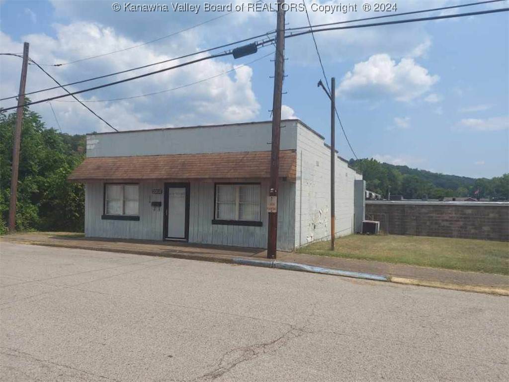 2208 2nd Avenue - Photo 1