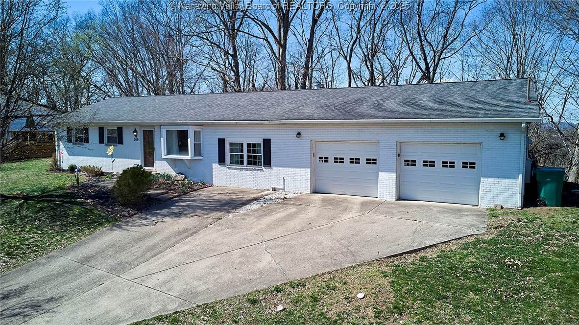 309 Evergreen Circle - Photo 1