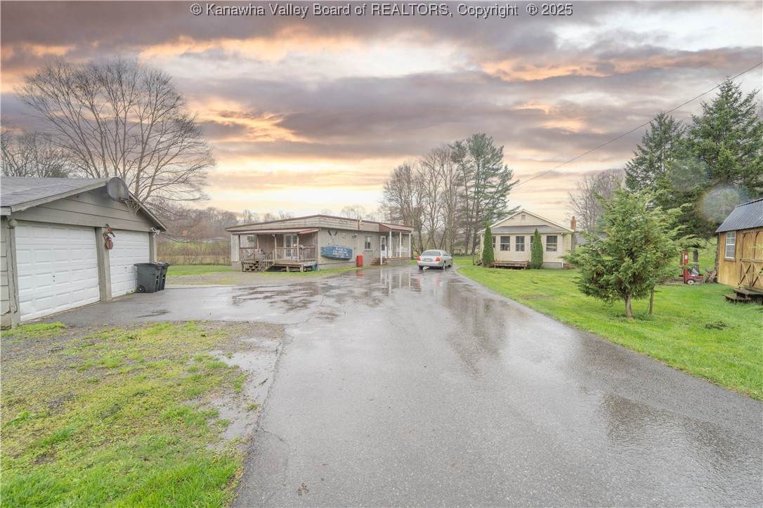 400/402 Glen Oaks Road - Photo 1