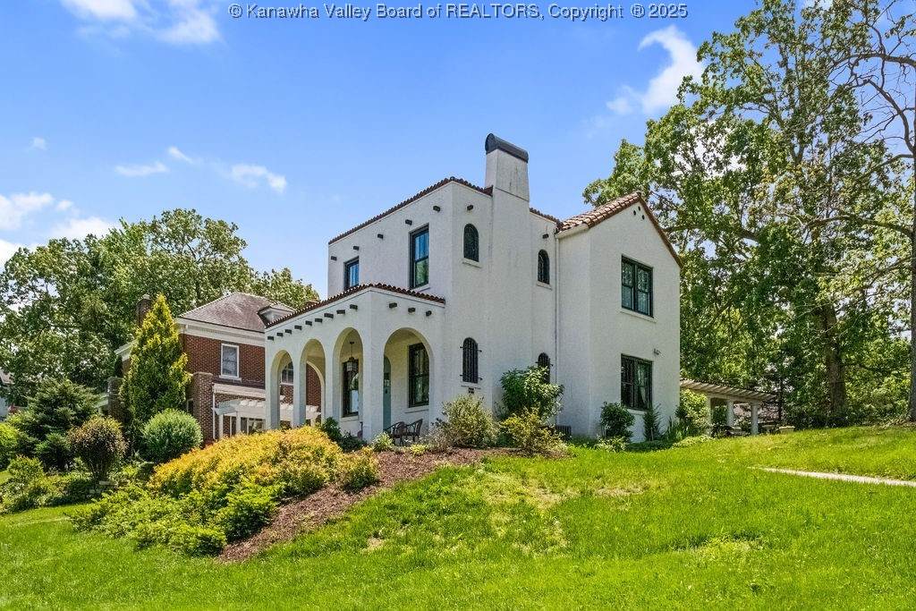 606 Fort Hill Drive - Photo 1