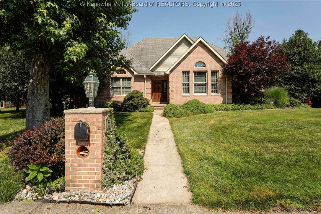 27 Holly Circle - Photo 1