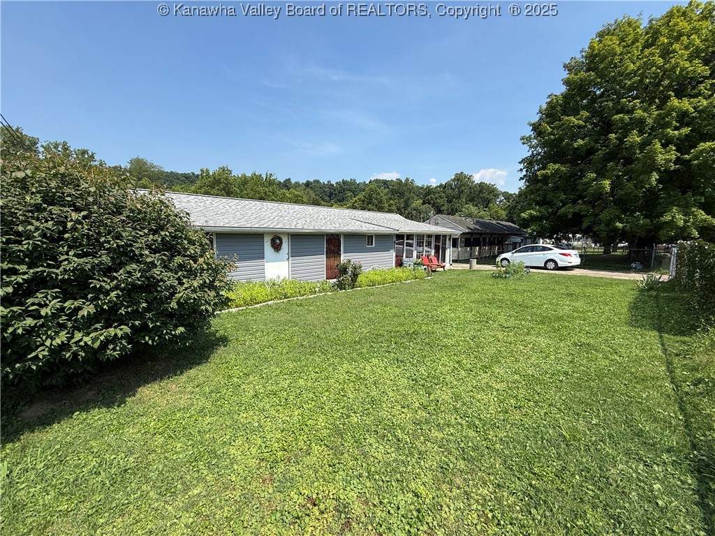 706 Thunderbird Drive - Photo 1