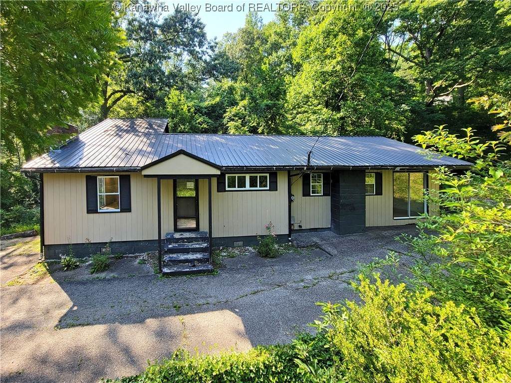 807 Honeysuckle Road - Photo 1