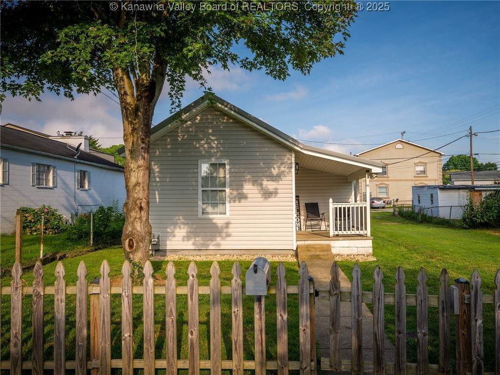 705 Holley Street - Photo 1