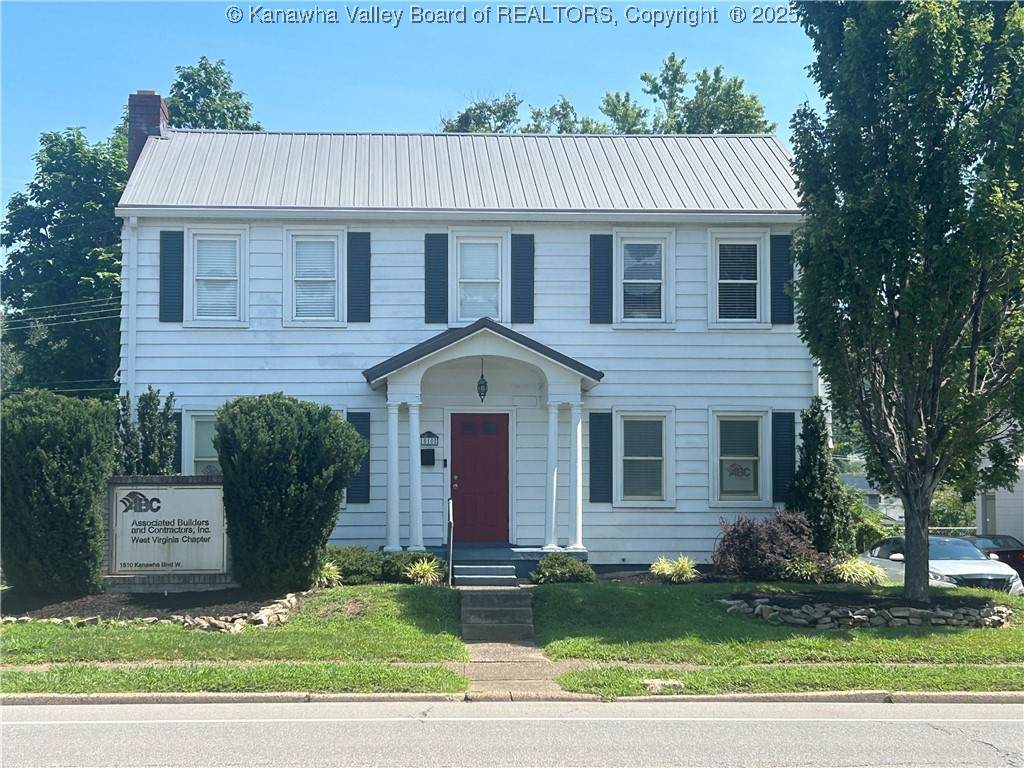 1510 Kanawha Boulevard - Photo 1