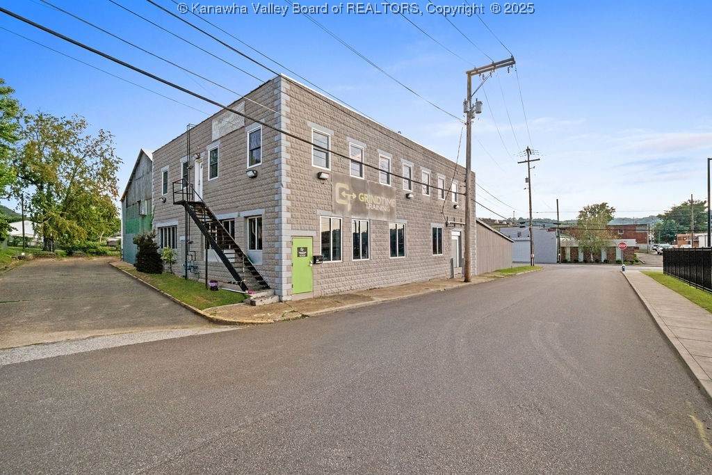 1500 Hansford Street - Photo 1