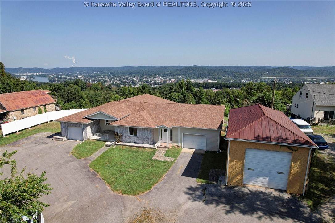 135 Margy Lane - Photo 1