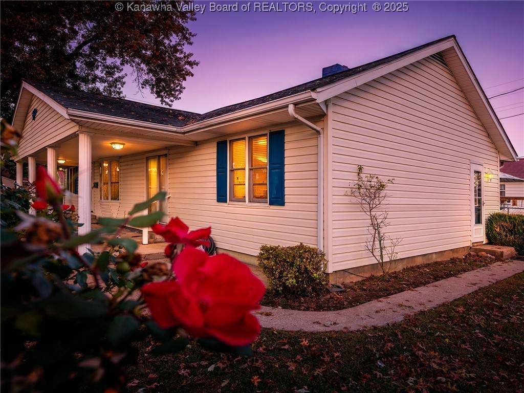 113 Kanawha Avenue - Photo 1