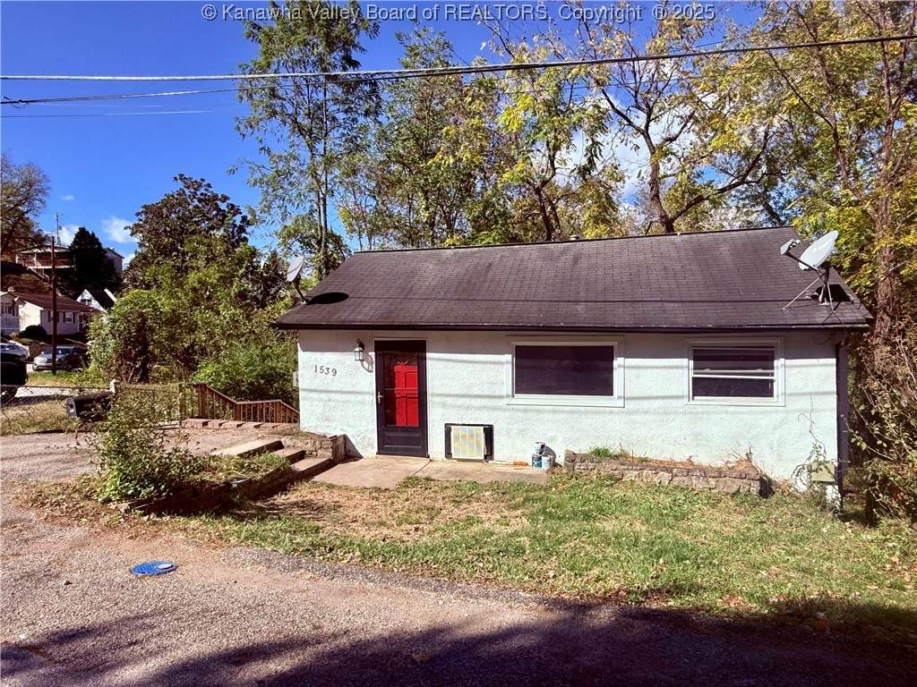 1539 Ravinia Road - Photo 1