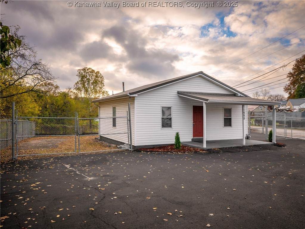 1998 Kelmont Lane - Photo 1