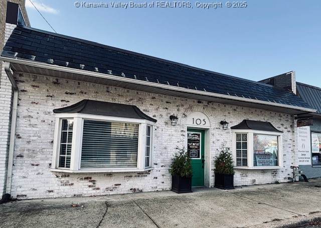 105 6th Avenue - Photo 1