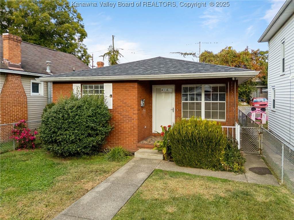 608 10th Avenue - Photo 1