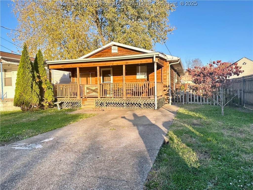 304 7th Street - Photo 1