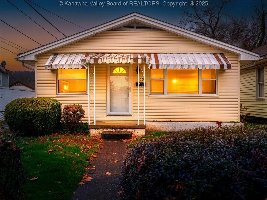 109 18th Street - Photo 1