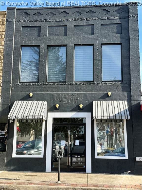 105 North Court Street - Photo 1