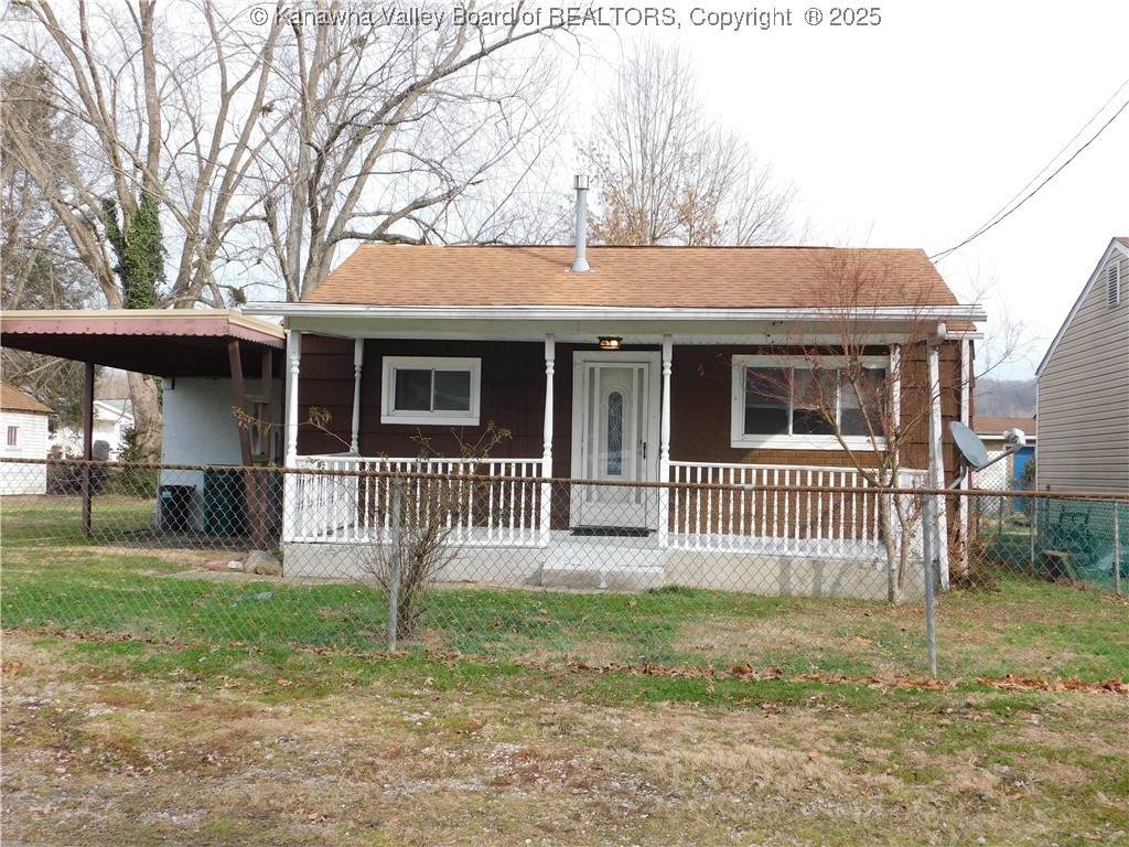 112 Pennsylvania Avenue - Photo 1