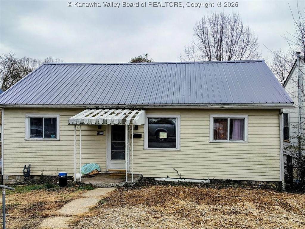 1904 Hudson Street - Photo 1