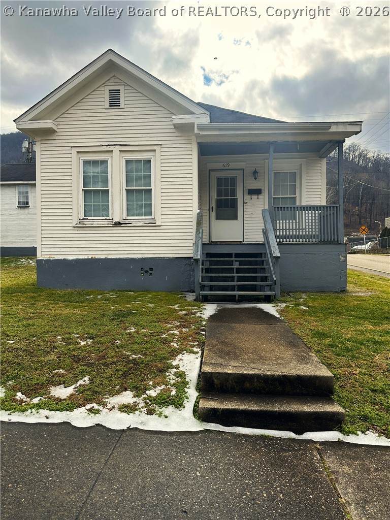 619 4th Avenue - Photo 1