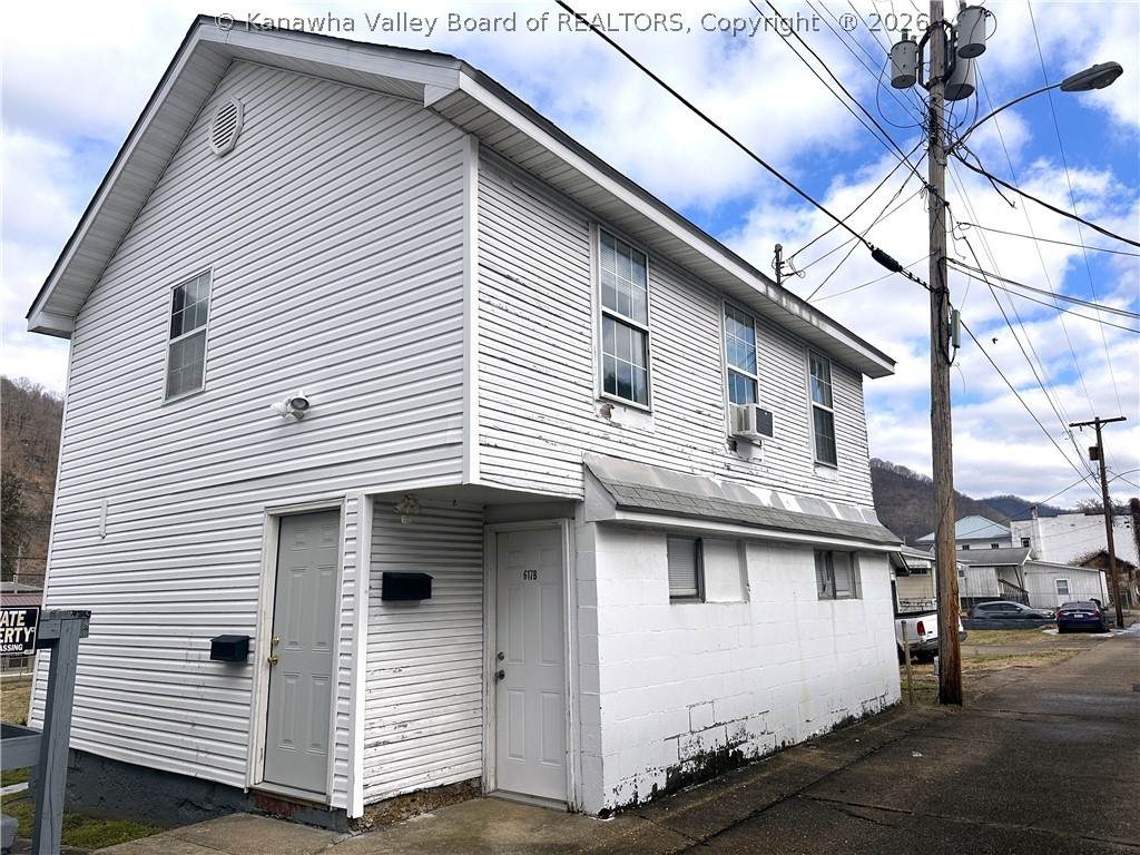617 4th Avenue - Photo 1