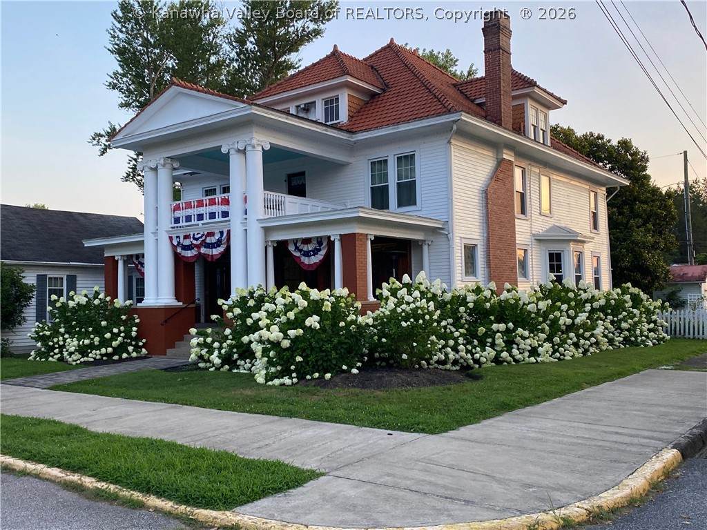 208 Henrietta Street - Photo 1