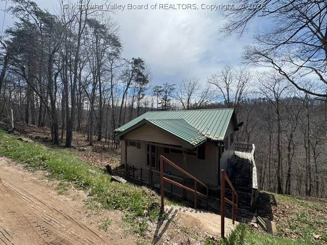 122 Sunset Drive - Photo 1