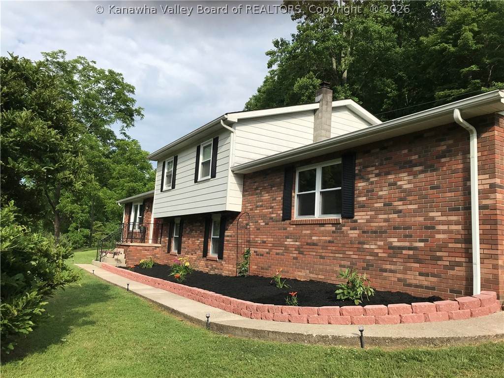 926 Buff Creek - Photo 1