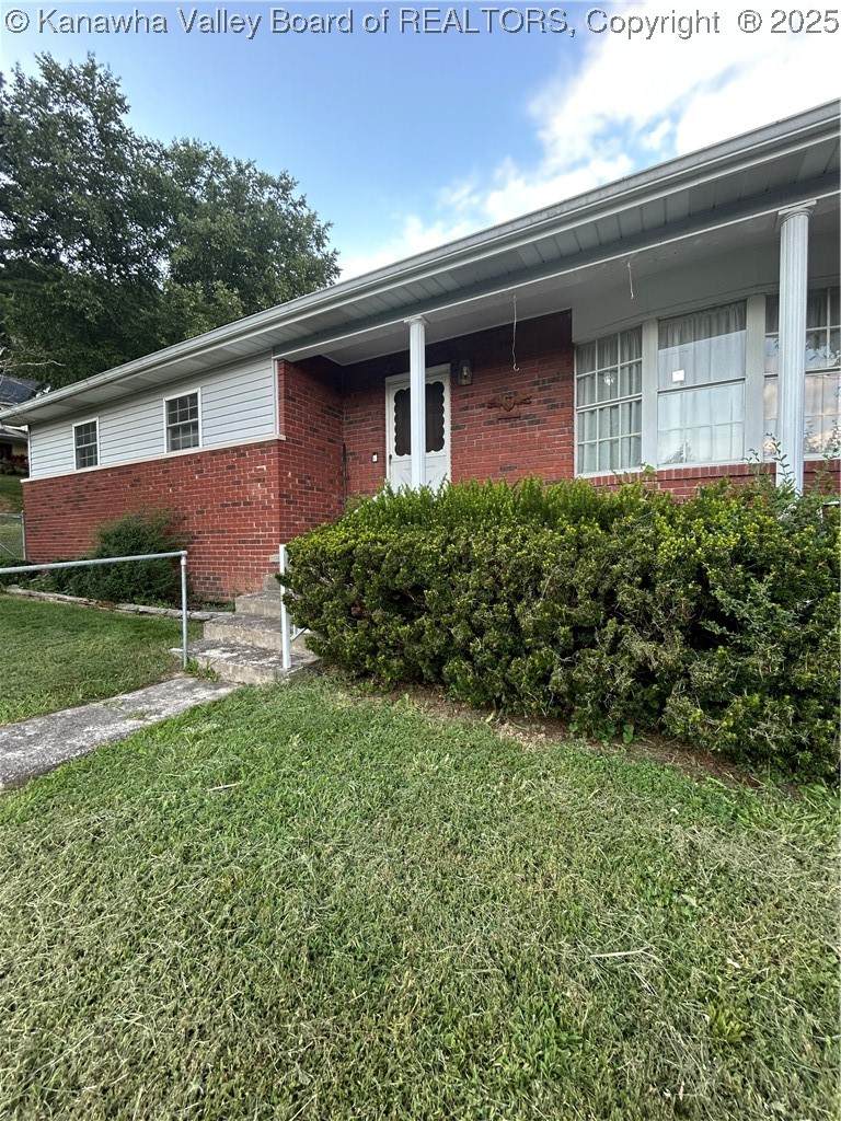 335 Woodland Drive - Photo 1