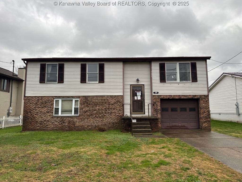 106 Pinehurst Drive - Photo 1