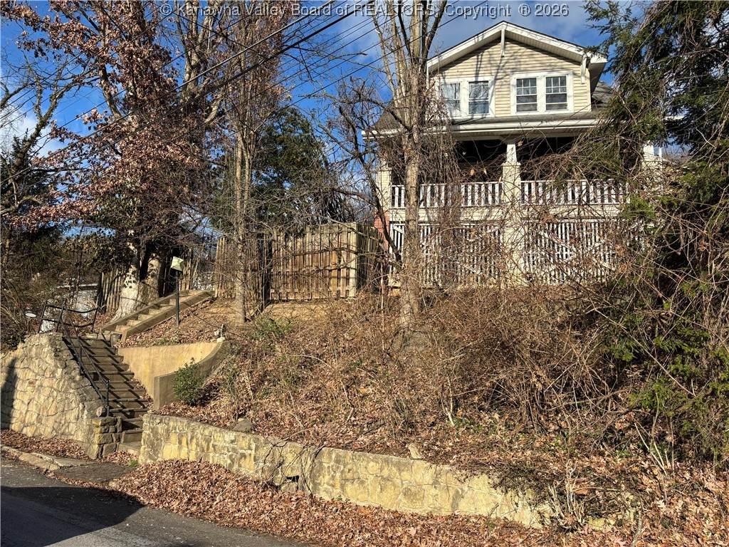 946 Mathews Avenue - Photo 1