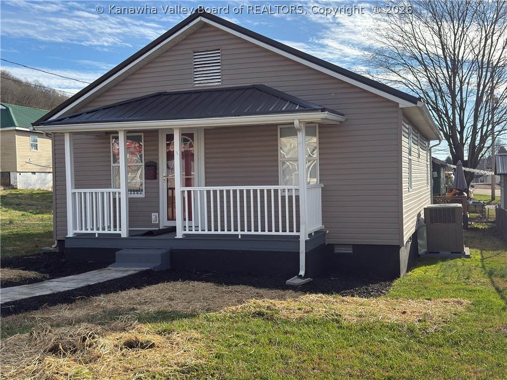 704 Street Street - Photo 1