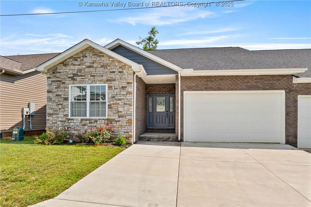 233 Woodland Drive - Photo 1