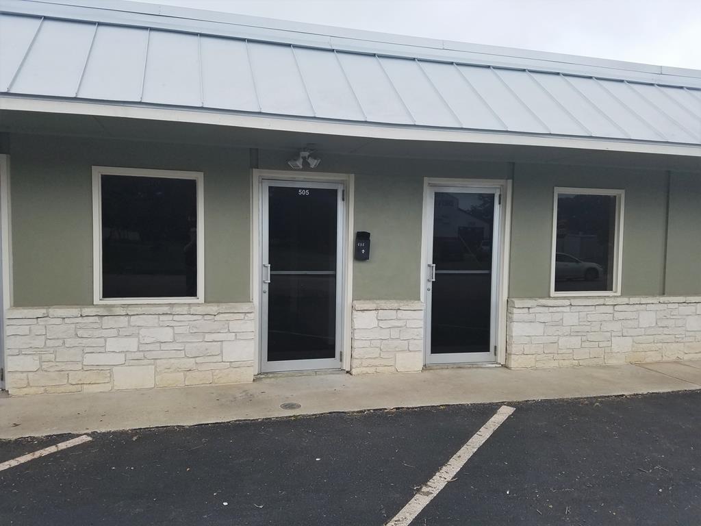 505 Clay St - Photo 1