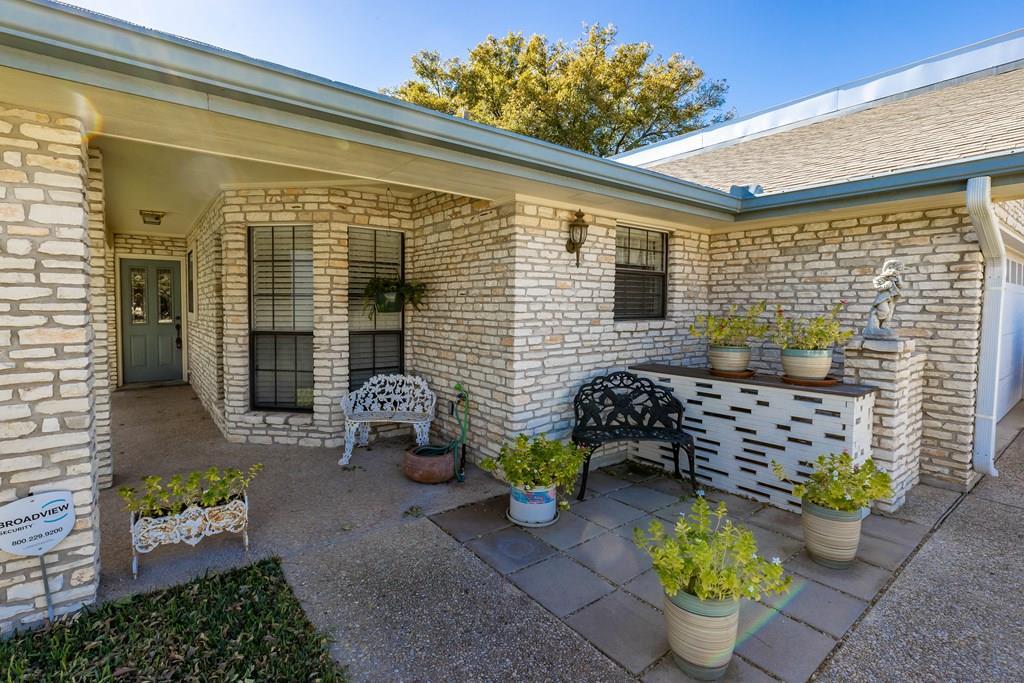 1807 Woodstone Dr - Photo 1