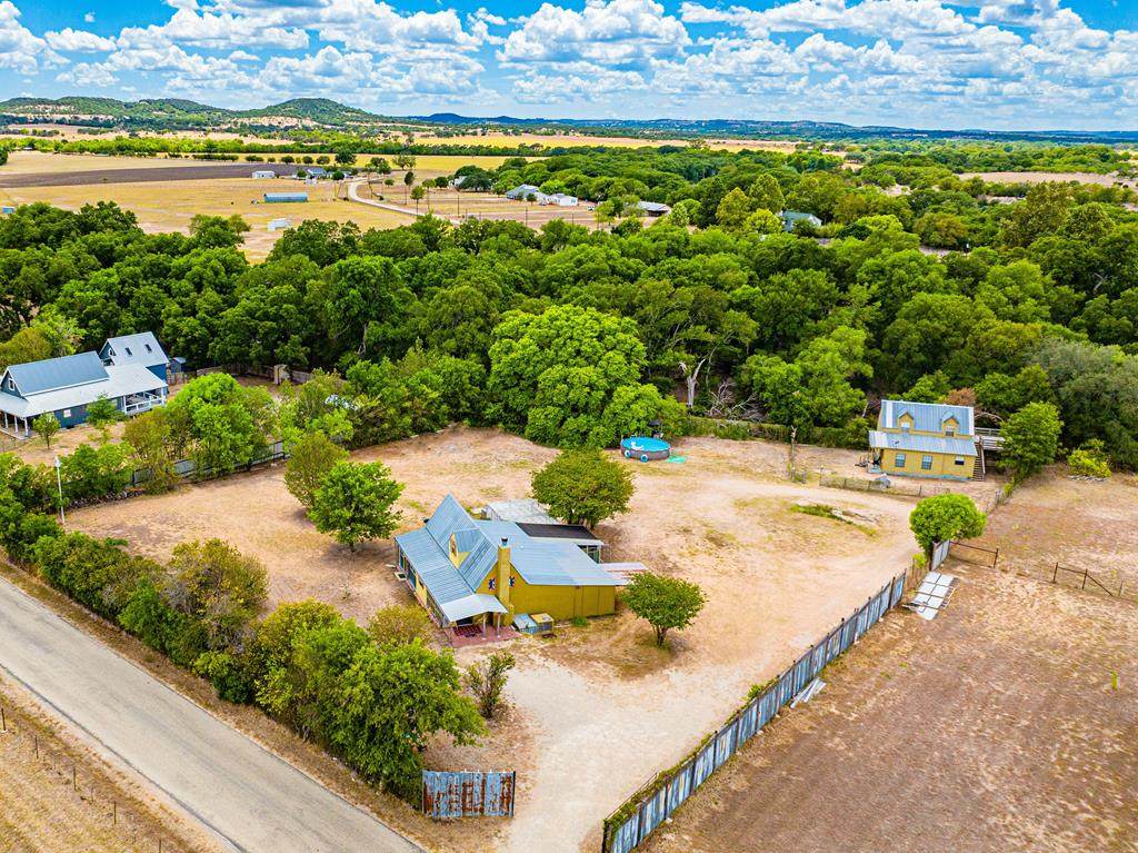 401 Hermann Sons Rd - Photo 1