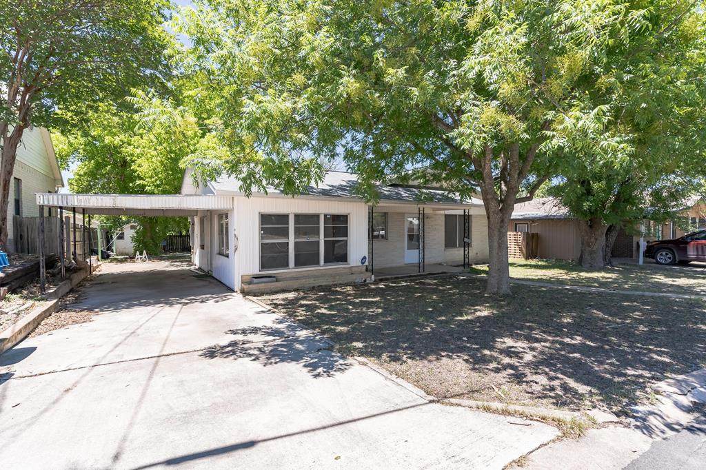 1304 Ridge Dr - Photo 1
