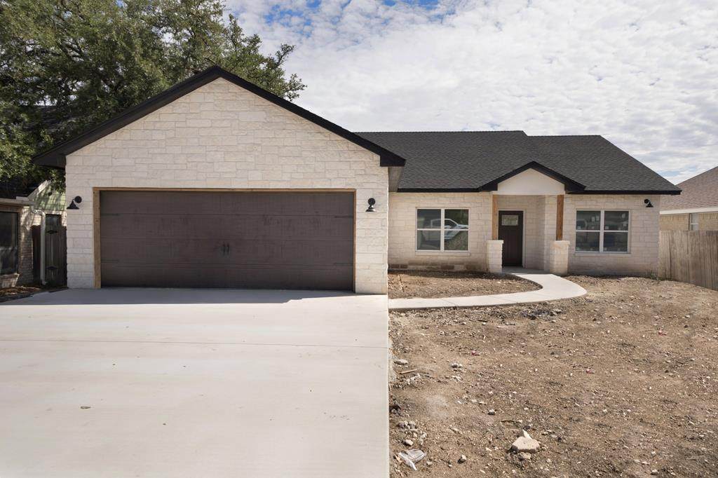 639 Oak Valley Dr - Photo 1