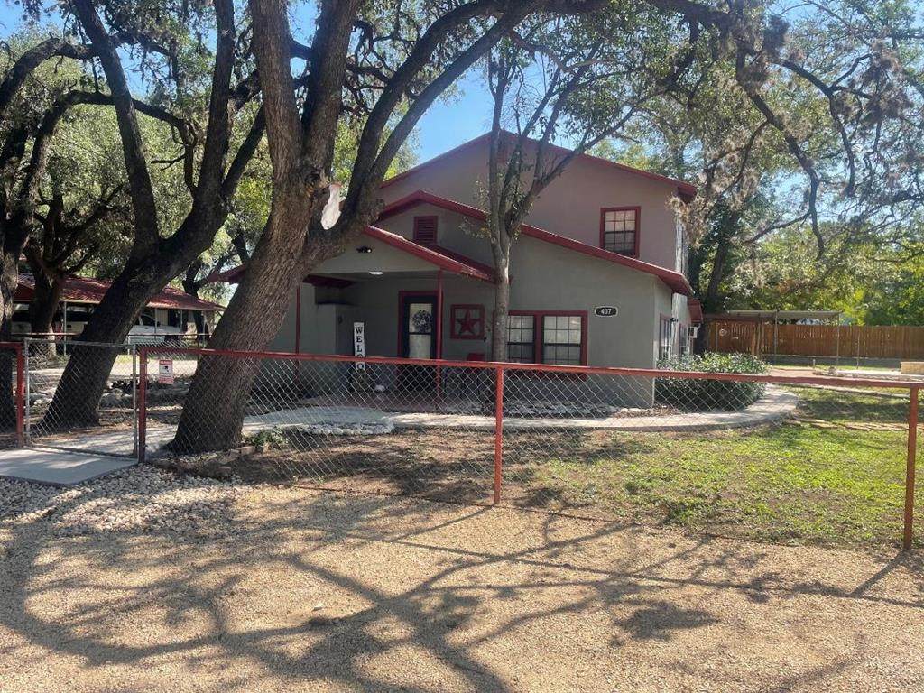 407 Nueces St - Photo 1