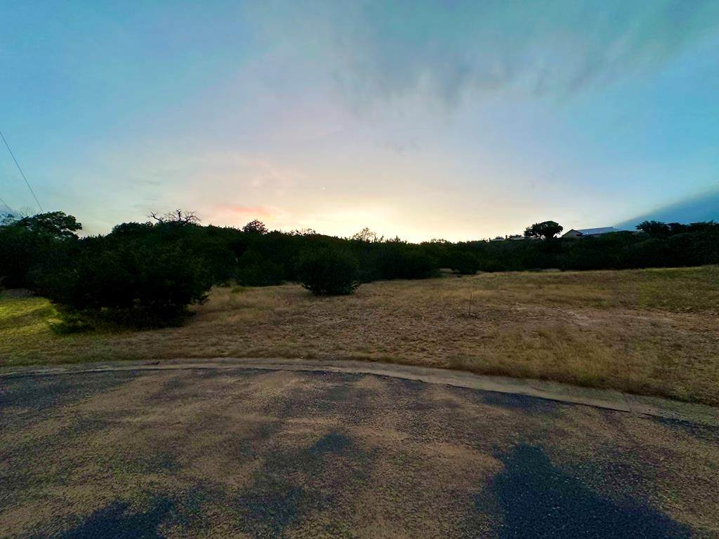 128 Cranbrook Court - Photo 1