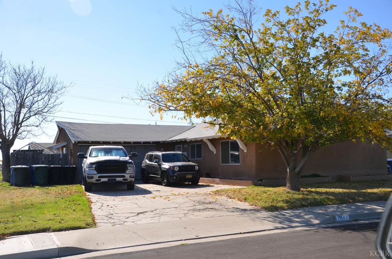 19663 Royal Lane - Photo 1