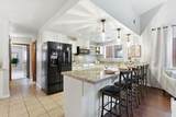 922 Oakridge Avenue - Photo 10