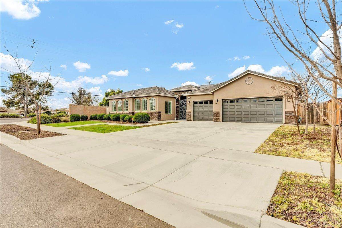1684 Berkshire Lane - Photo 1