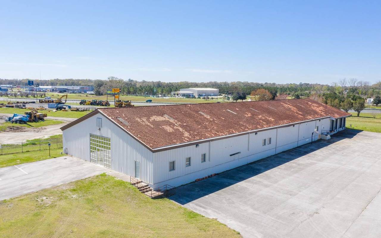 498 Ring Court - Photo 1