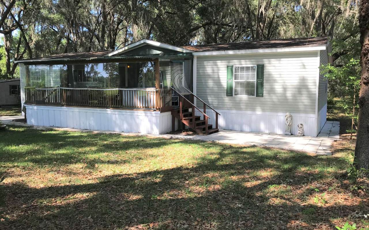 335 Dewey Ct. - Photo 1