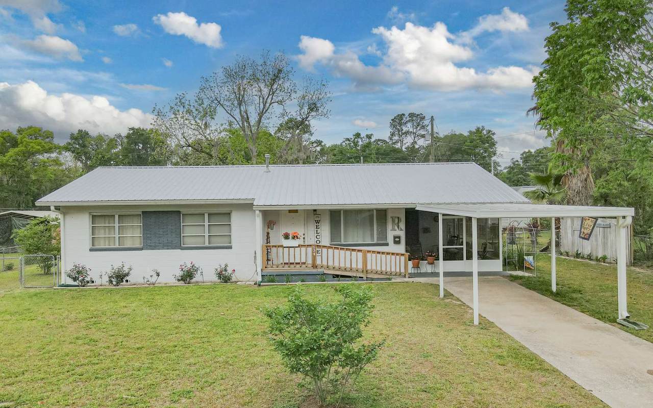634 Holiday Drive - Photo 1