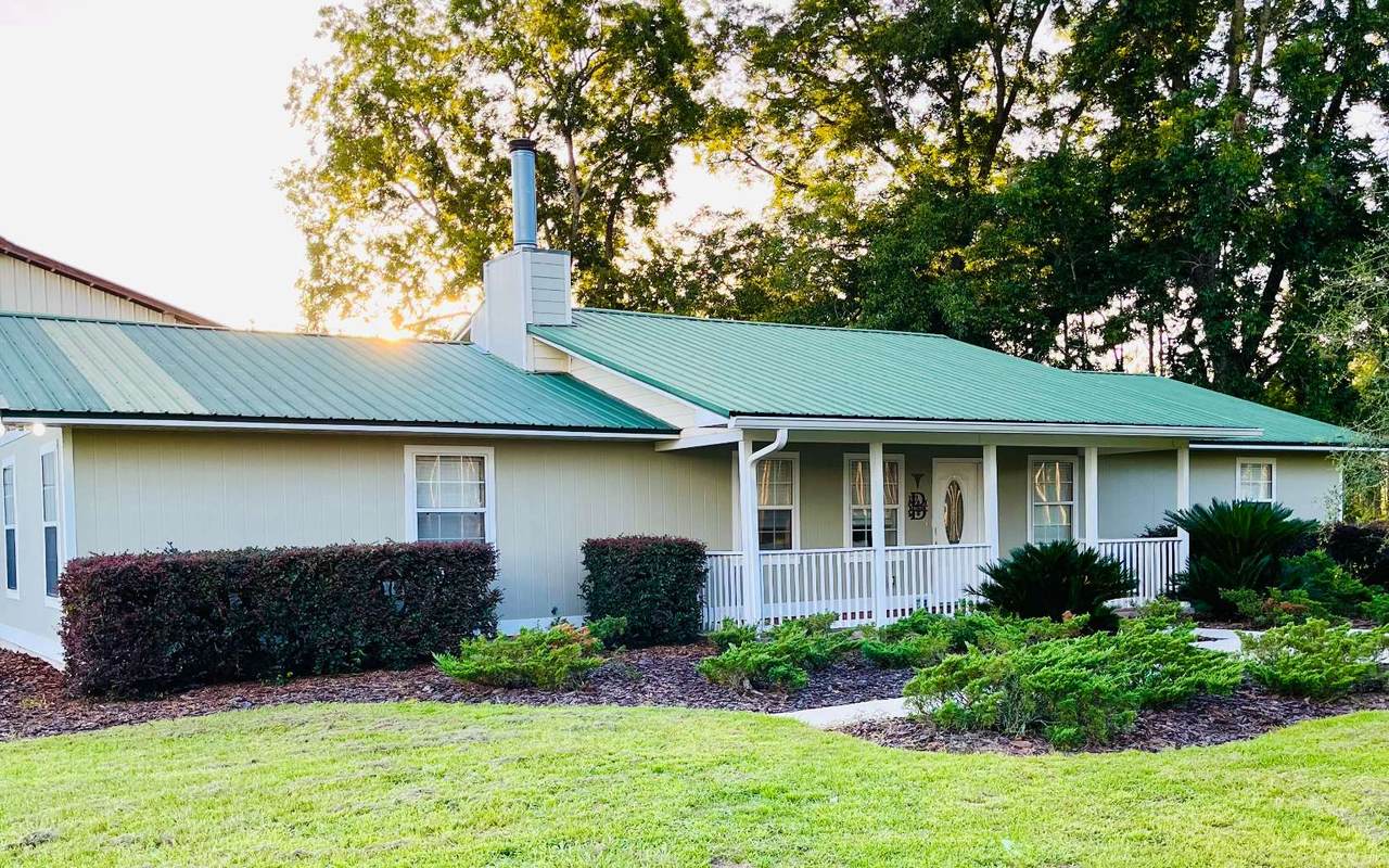 10215 161ST ROAD - Photo 1