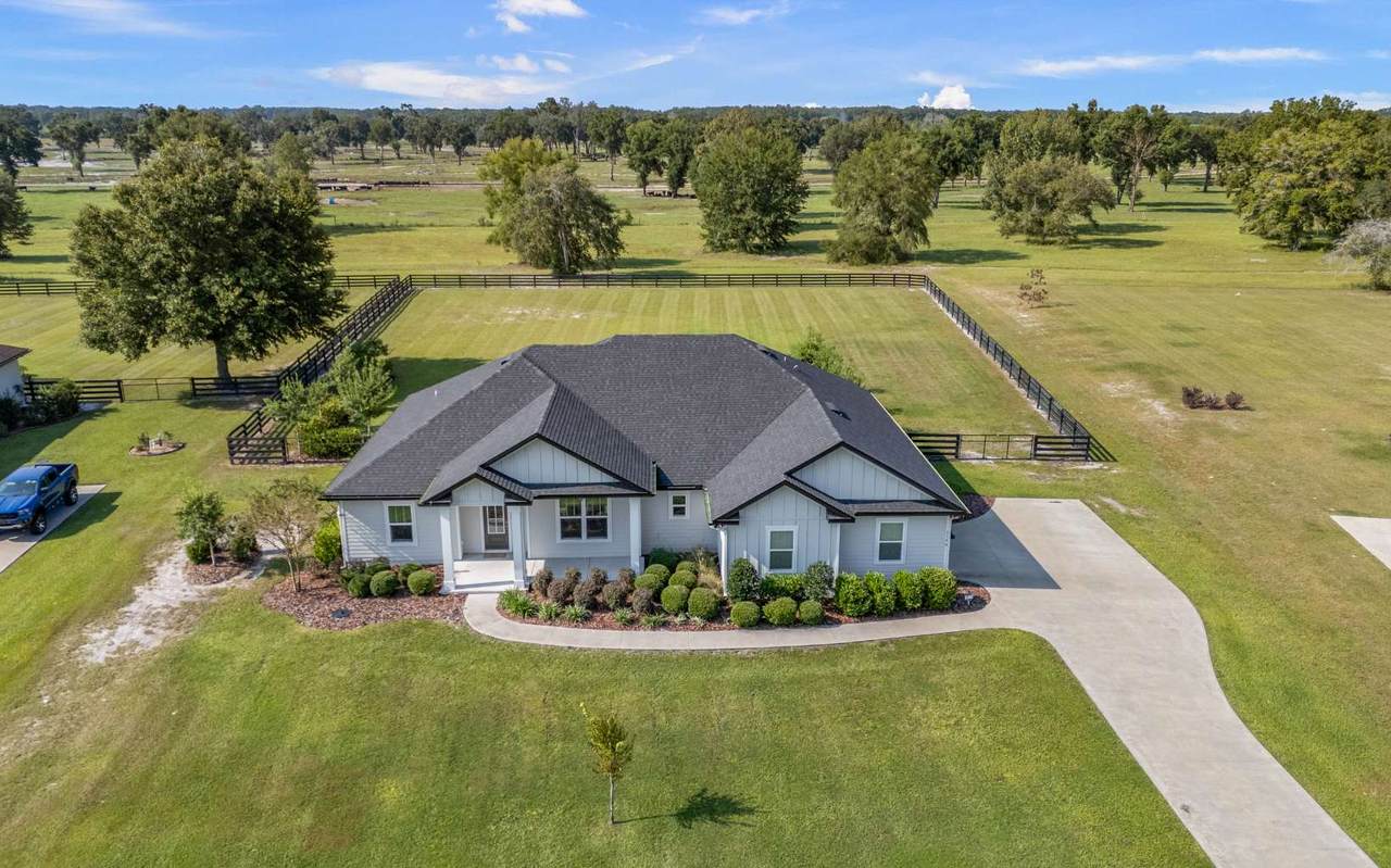 1146 Mandiba Drive - Photo 1