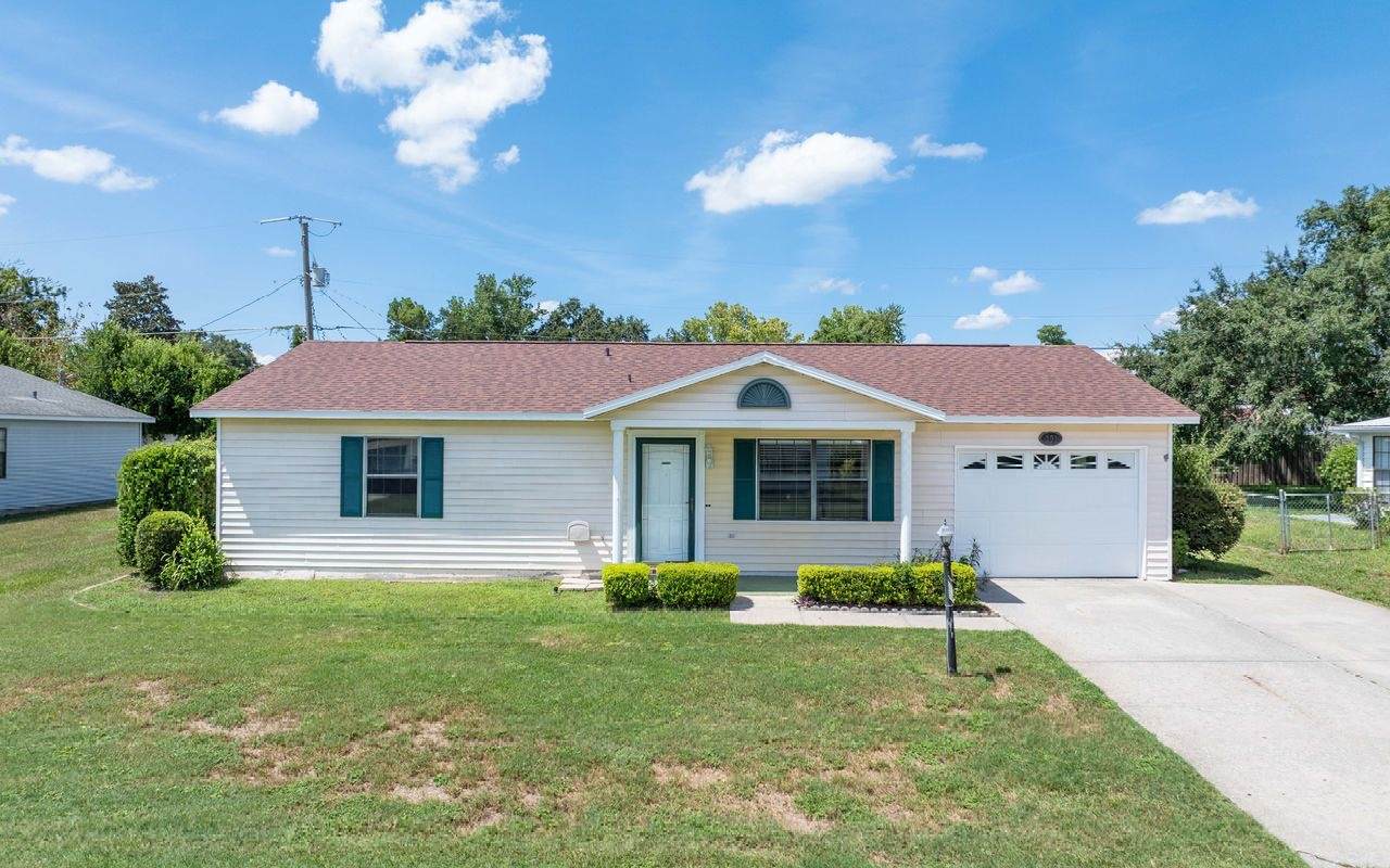 201 Rosewood Circle - Photo 1