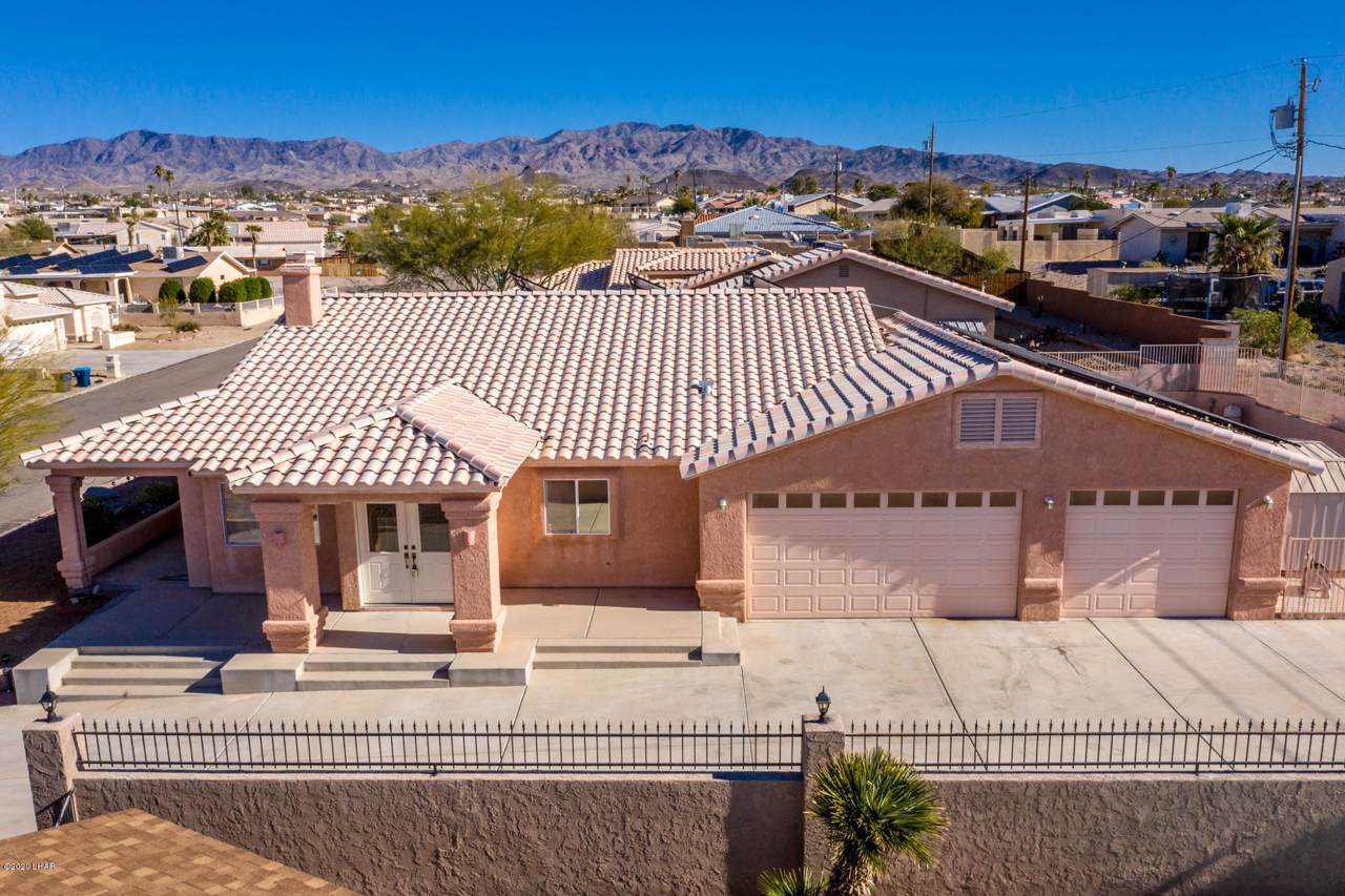 3006 Saddleback Dr - Photo 1