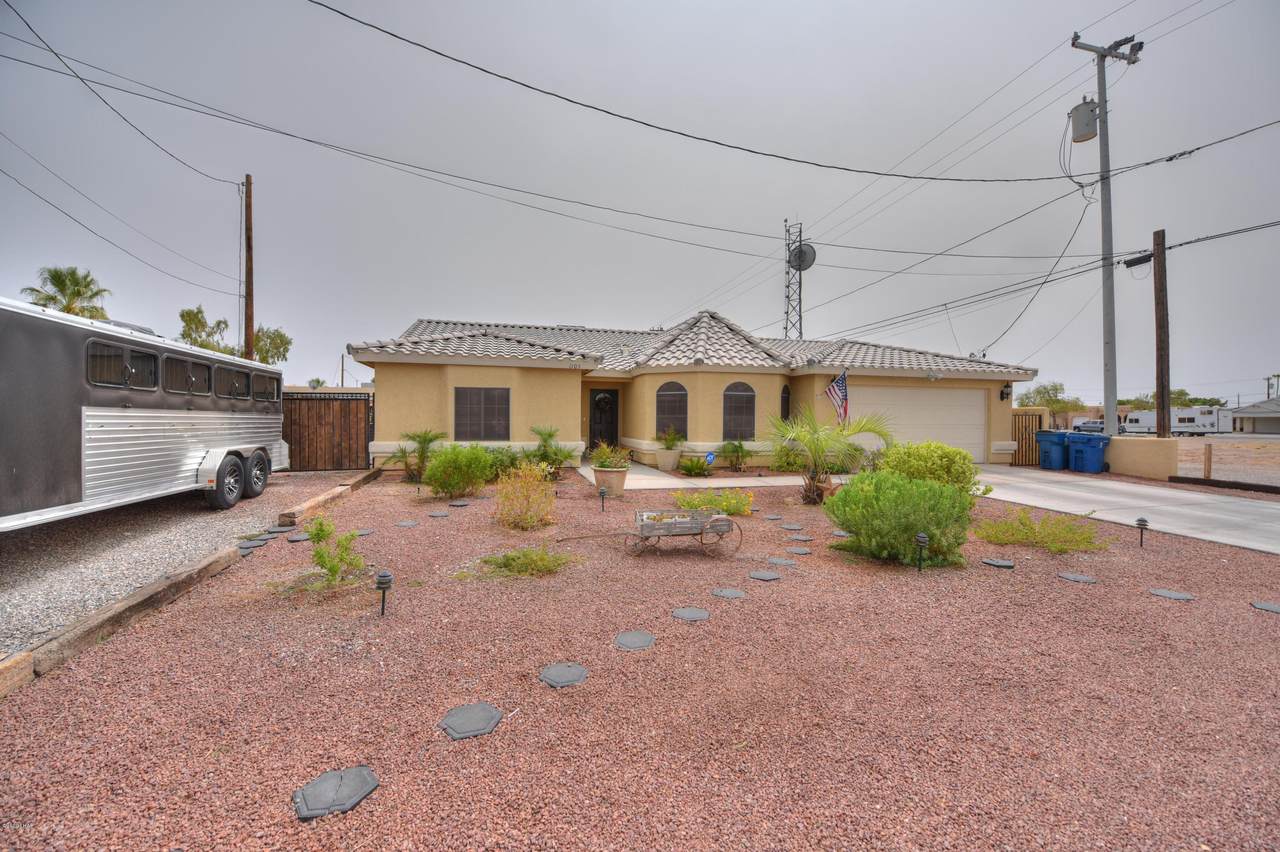 1105 15th St - Photo 1